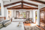 Habitación en ala este con acceso a jardines